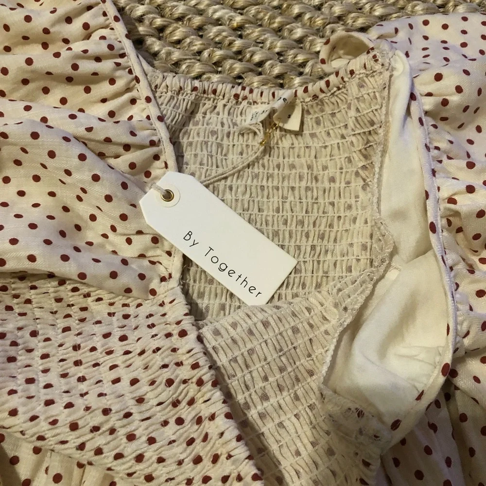 NWT By Together puff sleeved smock top. Size small. - Picture 4 of 8